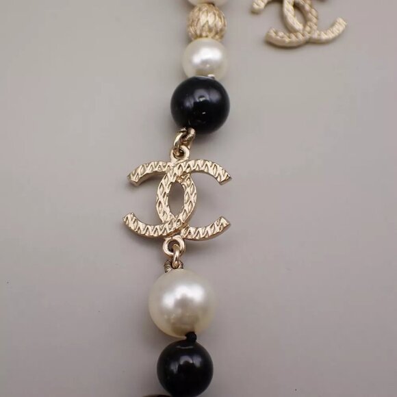 CHANEL CC Chain Pendant Necklace Imitation Pearl Beads A16B BK WE Gold 15RK811 - Picture 9 of 10